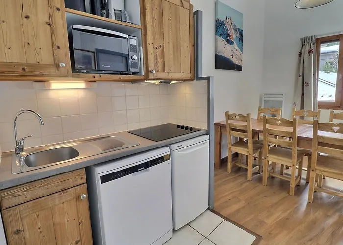 2 Pieces + Cabine, Skis Aux Pieds, Proche Commerces - Fr-1-182a-35 *