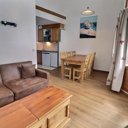 2 Pieces + Cabine, Skis Aux Pieds, Proche Commerces - Fr-1-182a-35 Daire *