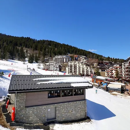 2 Pieces + Cabine, Skis Aux Pieds, Proche Commerces - Fr-1-182a-35 Daire *