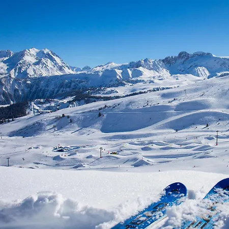 2 Pièces + Cabine, Skis Aux Pieds, Proche Commerces - Fr-1-182a-35 *