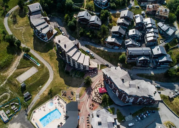 2 Pieces + Cabine, Skis Aux Pieds, Proche Commerces - Fr-1-182a-35 *