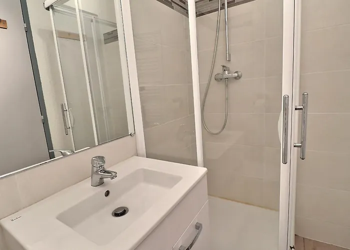 Апартаменти 2 Pieces + Cabine, Skis Aux Pieds, Proche Commerces - Fr-1-182a-35 *